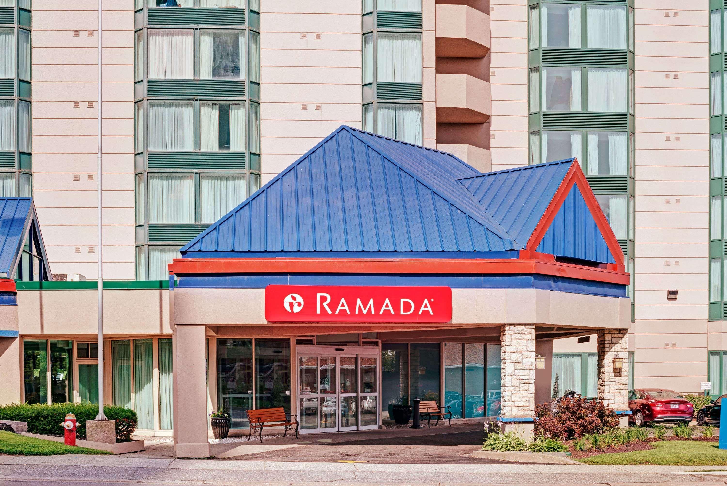 Ramada By Wyndham Niagara Falls/Fallsview Exterior foto